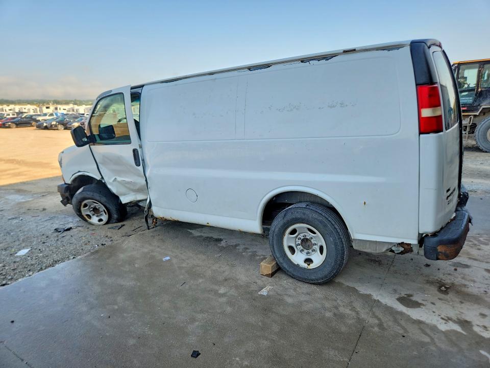 65841926 :رقم المزاد ، 1GCWGFFA4B1129770 vin ، 2011 Chevrolet Express 2500 مزاد بيع