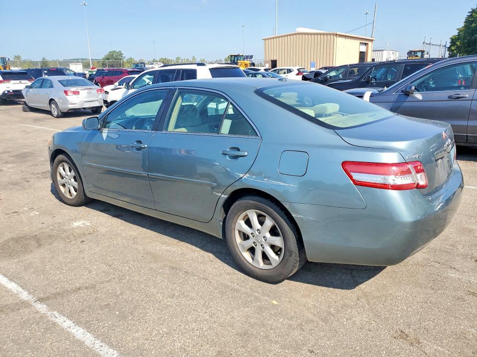 67092056 :رقم المزاد ، 4T4BF3EKXAR057093 vin ، 2010 Toyota Camry مزاد بيع