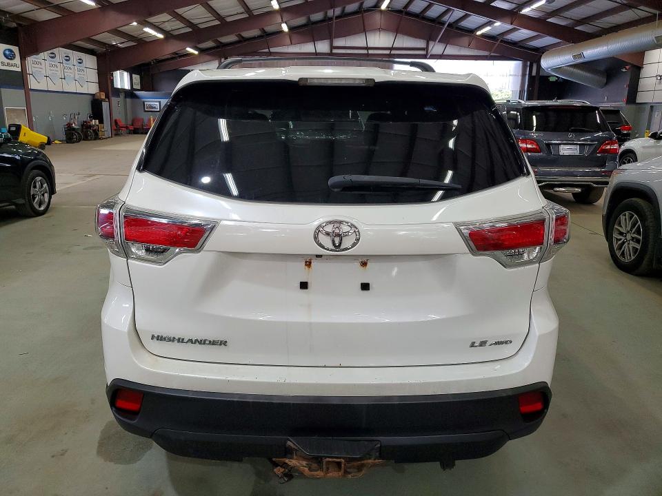 Продажа на аукционе авто 2015 Toyota Highlander, vin: 5TDBKRFHXFS211474, номер лота: 65136336