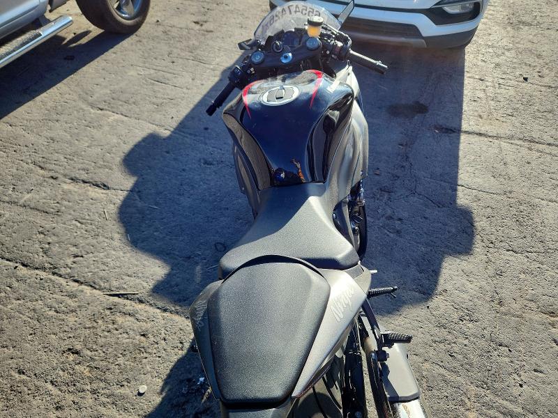 65547426 :رقم المزاد ، JKBZXJH13NA012401 vin ، 2022 Kawasaki Zx636 مزاد بيع