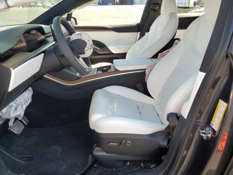 63947236 :رقم المزاد ، 7SAXCBE57PF422075 vin ، 2023 Tesla Model X مزاد بيع