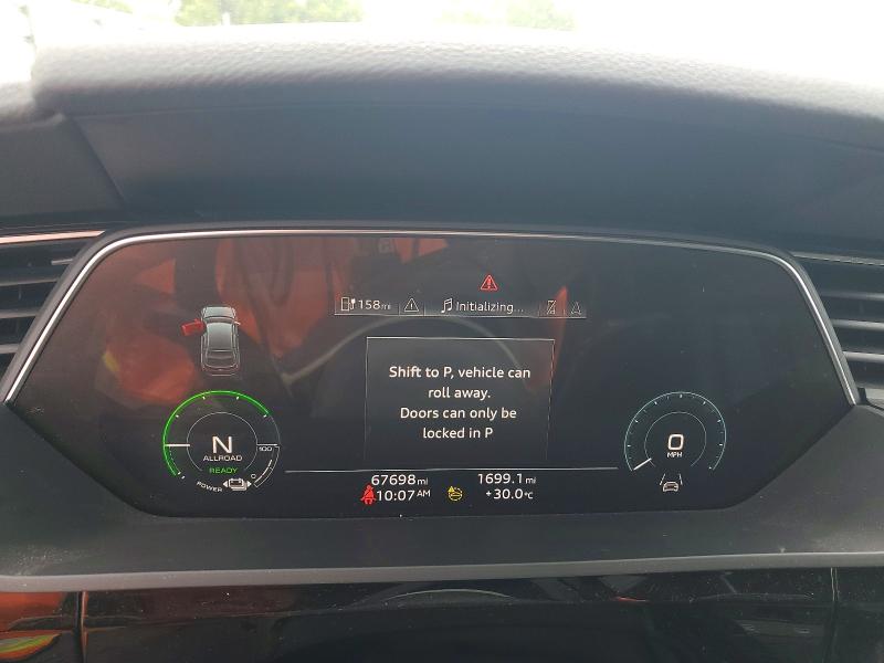 61680126 :رقم المزاد ، WA12AAGE7NB032706 vin ، 2022 Audi E-tron مزاد بيع