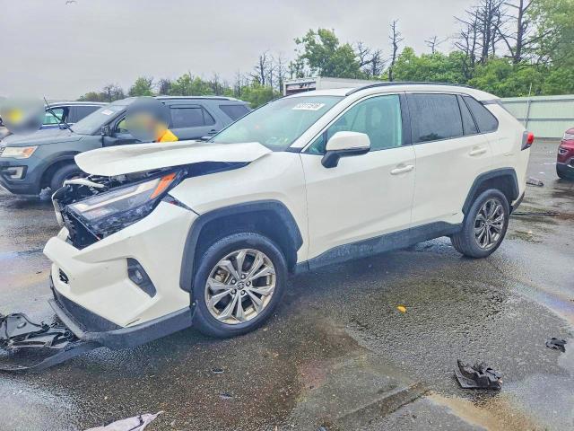 63111516 :رقم المزاد ، 4T3B6RFV8NU076373 vin ، 2022 Toyota Rav4 مزاد بيع