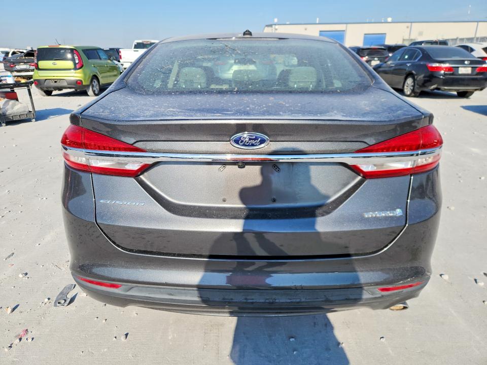 66531306 :رقم المزاد ، 3FA6P0UU3JR282080 vin ، 2018 Ford Fusion مزاد بيع