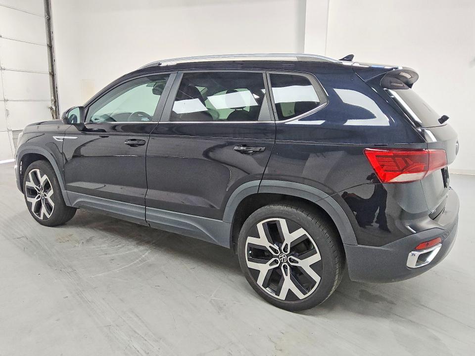 64656316 :رقم المزاد ، 3VVJX7B21NM025082 vin ، 2022 Volkswagen Taos مزاد بيع