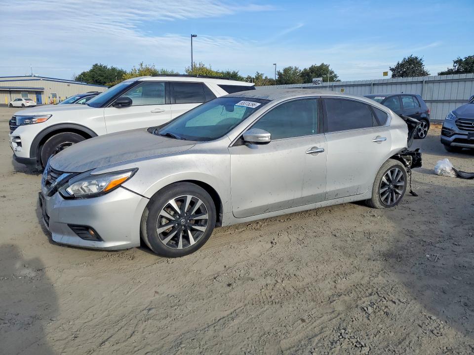 65315296 :رقم المزاد ، 1N4AL3APXJC181283 vin ، 2018 Nissan Altima مزاد بيع