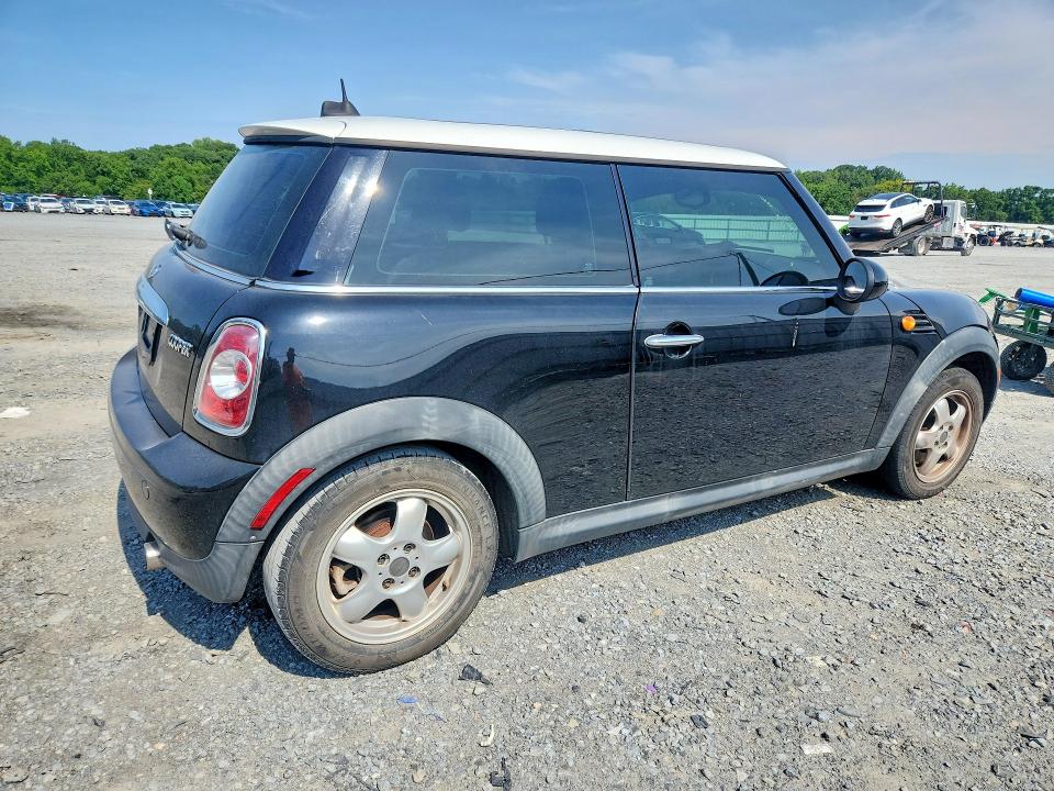 Продаж на аукціоні авто 2011 Mini Cooper, vin: WMWSU3C5XBTX97460, номер лоту: 64613096