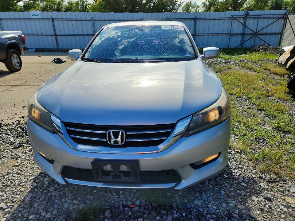 2015 Honda Accord მანქანა იყიდება აუქციონზე, vin: 1HGCR2F83FA174144, აუქციონის ნომერი: 64555336