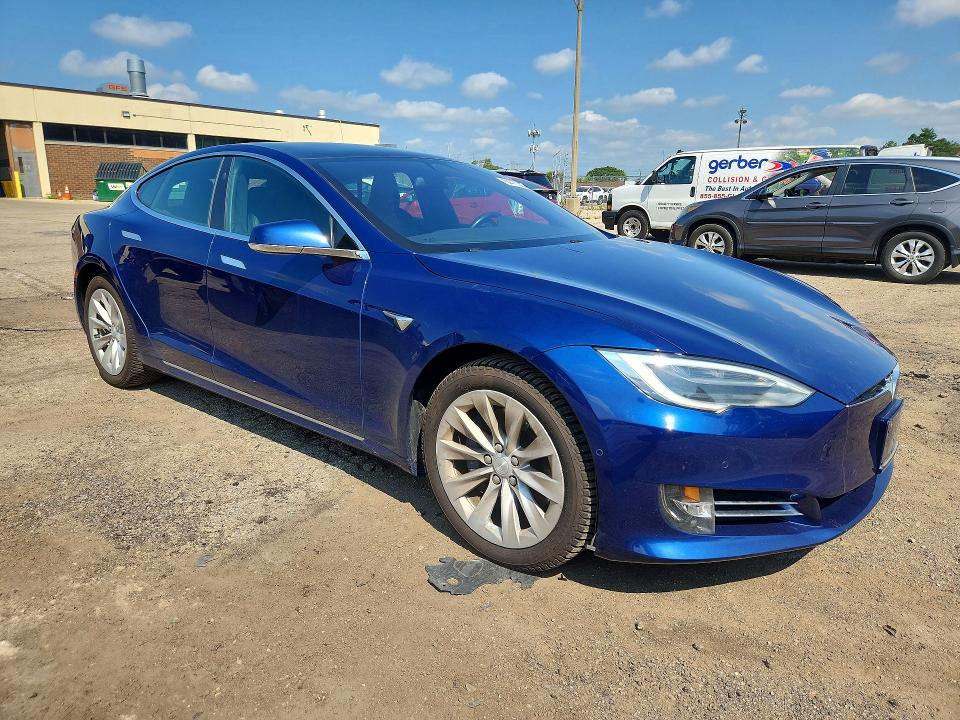 Продажа на аукционе авто 2017 Tesla Model S, vin: 5YJSA1E28HF216875, номер лота: 64471506