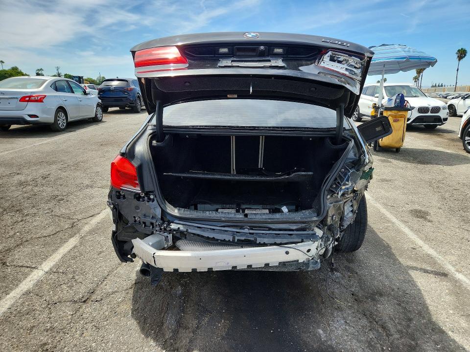 66110986 :رقم المزاد ، WBAJA5C58KWW02566 vin ، 2019 Bmw 530 مزاد بيع
