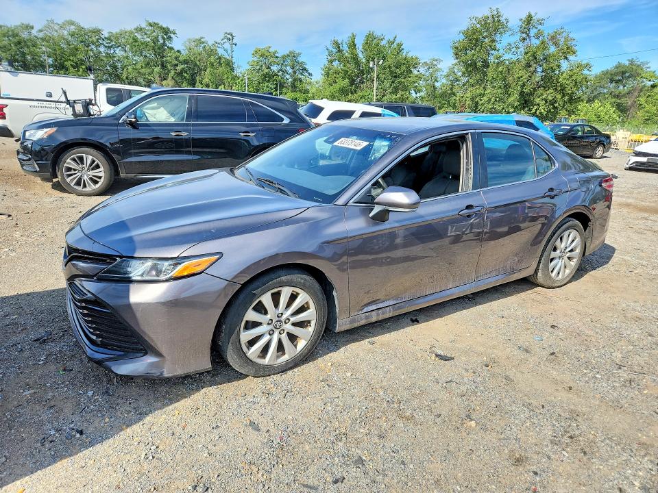 2018 Toyota Camry მანქანა იყიდება აუქციონზე, vin: 4T1B11HK0JU571141, აუქციონის ნომერი: 63378146