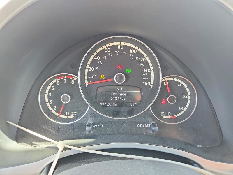 64339136 :رقم المزاد ، 3VW5X7AT7DM828419 vin ، 2013 Volkswagen Beetle مزاد بيع
