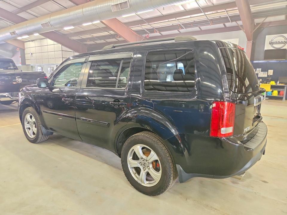 63885136 :رقم المزاد ، 5FNYF4H50FB030263 vin ، 2015 Honda Pilot مزاد بيع