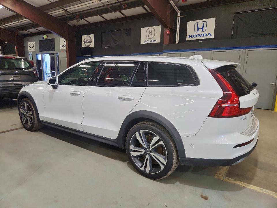 Aukcja sprzedaży 2025 Volvo V60 Cross Country, vin: YV4L12WKXS2146229, numer aukcji: 65272936