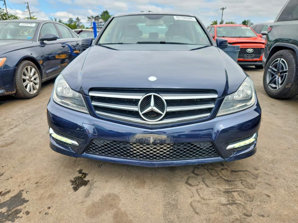 65796946 :رقم المزاد ، WDDGF8AB6ER322923 vin ، 2014 Mercedes-benz C مزاد بيع