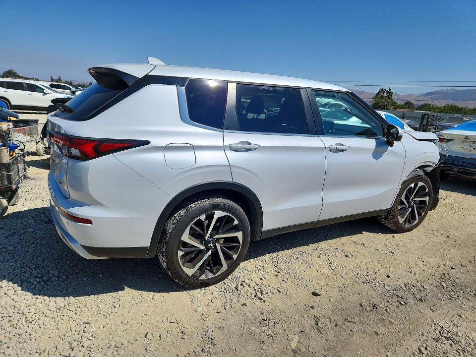 2024 Mitsubishi Outlander მანქანა იყიდება აუქციონზე, vin: JA4J4VA85RZ069604, აუქციონის ნომერი: 64676076