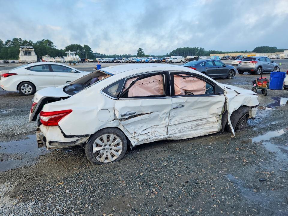 Продажа на аукционе авто 2017 Nissan Sentra, vin: 3N1AB7AP9HY352467, номер лота: 63386846