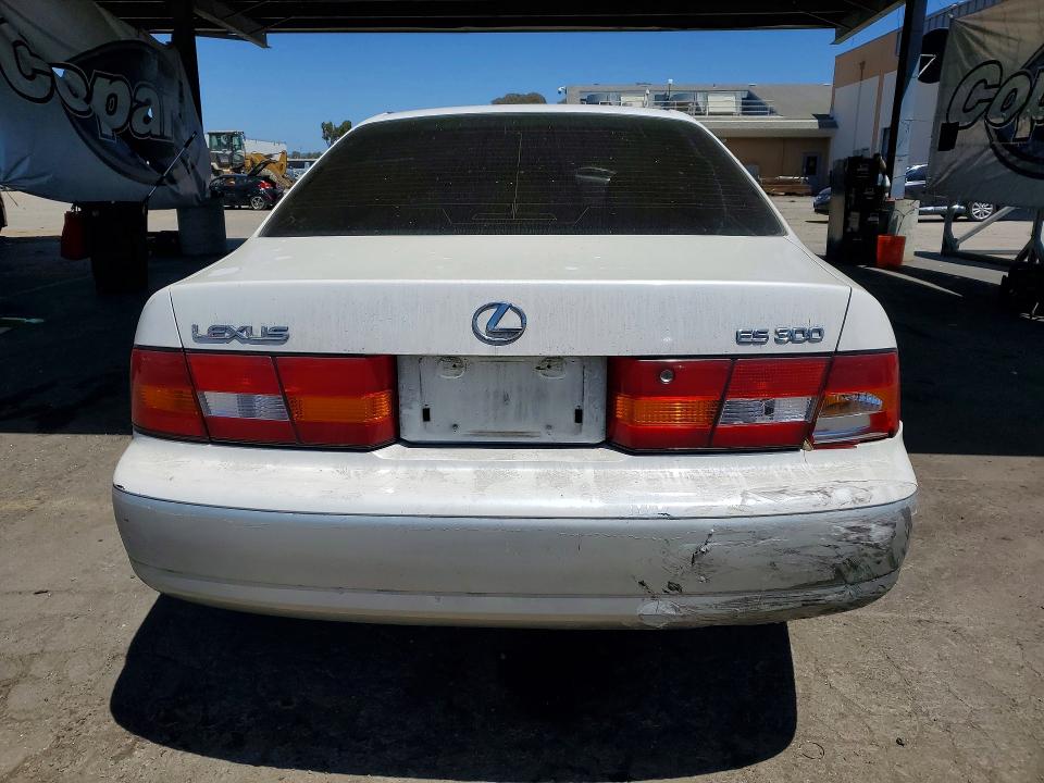 1998 Lexus Es მანქანა იყიდება აუქციონზე, vin: JT8BF28G4W5051239, აუქციონის ნომერი: 63331986