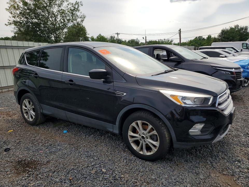 64790856 :رقم المزاد ، 1FMCU0GD5KUA10315 vin ، 2019 Ford Escape مزاد بيع
