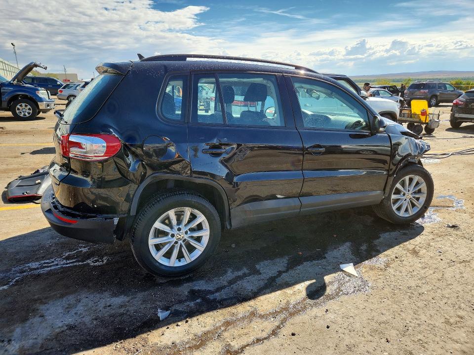2017 Volkswagen Tiguan მანქანა იყიდება აუქციონზე, vin: WVGAV7AX1HK053957, აუქციონის ნომერი: 65283366