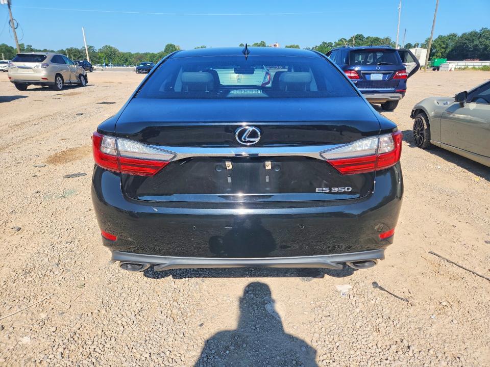 63481366 :رقم المزاد ، 58ABK1GG3HU057460 vin ، 2017 Lexus Es مزاد بيع