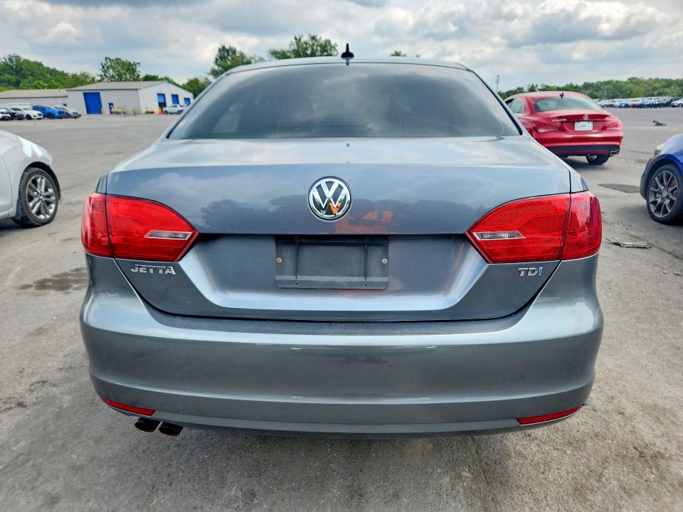 2013 Volkswagen Jetta მანქანა იყიდება აუქციონზე, vin: 3VW3L7AJ4DM444633, აუქციონის ნომერი: 64776446