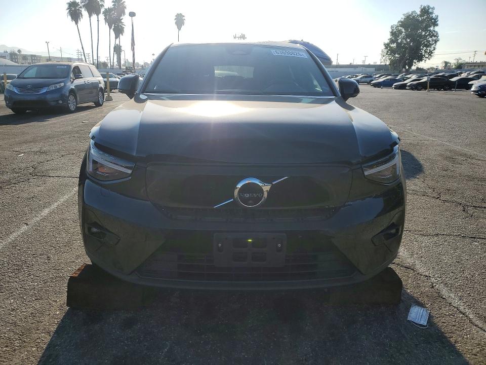 63698826 :رقم المزاد ، YV4ED3GM0P2044953 vin ، 2023 Volvo C40 مزاد بيع