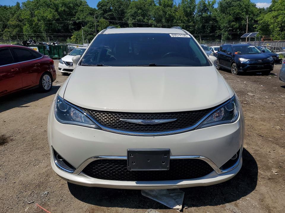 63574136 :رقم المزاد ، 2C4RC1EG1HR555941 vin ، 2017 Chrysler Pacifica مزاد بيع
