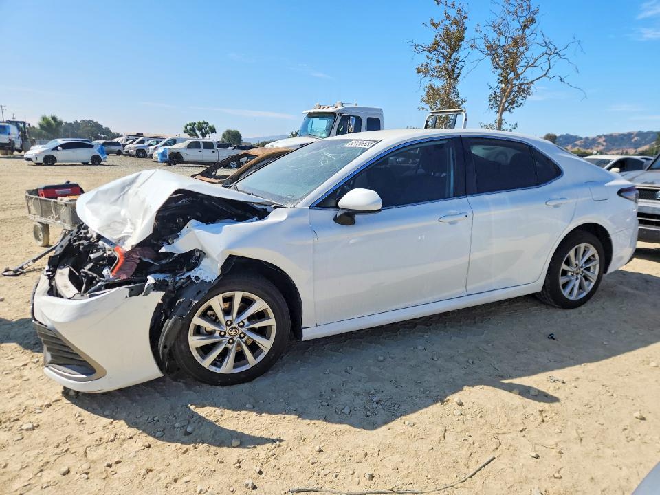 65486886 :رقم المزاد ، 4T1C11AK9RU841607 vin ، 2024 Toyota Camry مزاد بيع