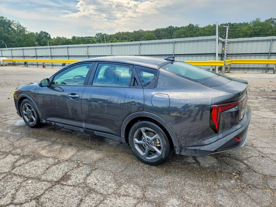 2025 Kia K4 მანქანა იყიდება აუქციონზე, vin: 3KPFT4DE7SE015572, აუქციონის ნომერი: 66041196