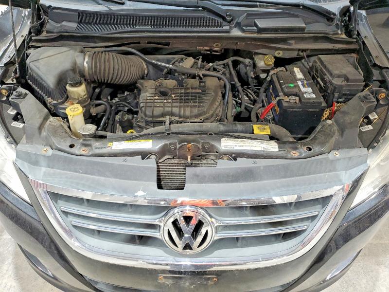64323246 :رقم المزاد ، 2V4RW3DG5BR718155 vin ، 2011 Volkswagen Routan مزاد بيع