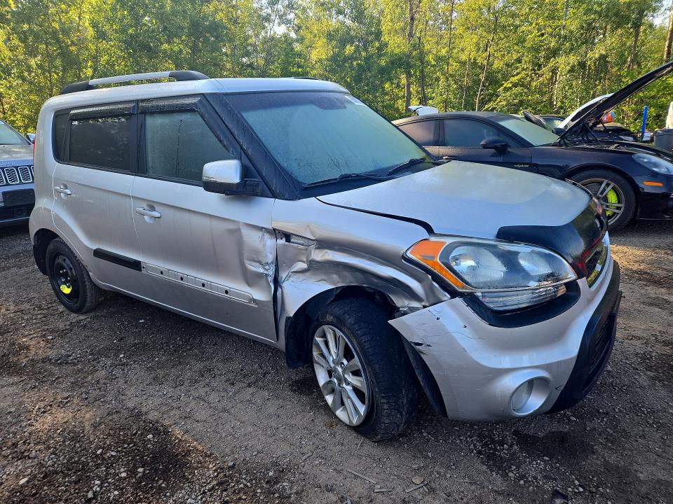 2013 Kia Soul მანქანა იყიდება აუქციონზე, vin: KNDJT2A6XD7574306, აუქციონის ნომერი: 65997366