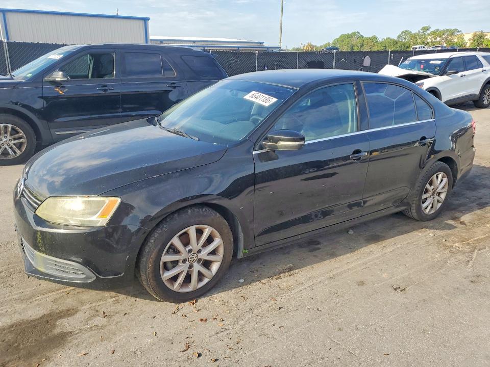65401186 :رقم المزاد ، 3VWDX7AJ9DM353947 vin ، 2013 Volkswagen Jetta مزاد بيع