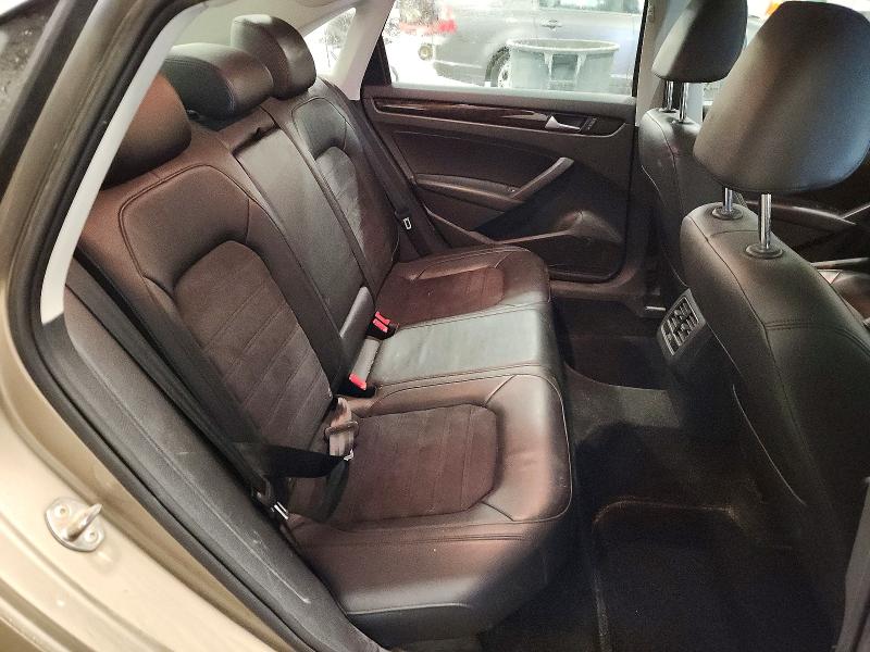 Продажа на аукционе авто 2015 Volkswagen Passat, vin: 1VWCS7A32FC075229, номер лота: 64141176