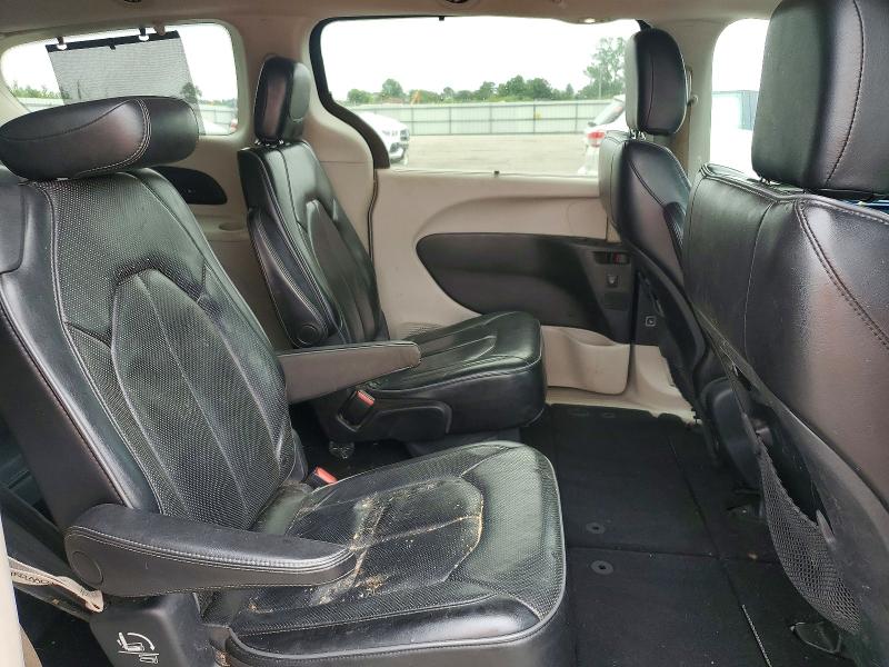 63561156 :رقم المزاد ، 2C4RC1GG5JR273918 vin ، 2018 Chrysler Pacifica مزاد بيع