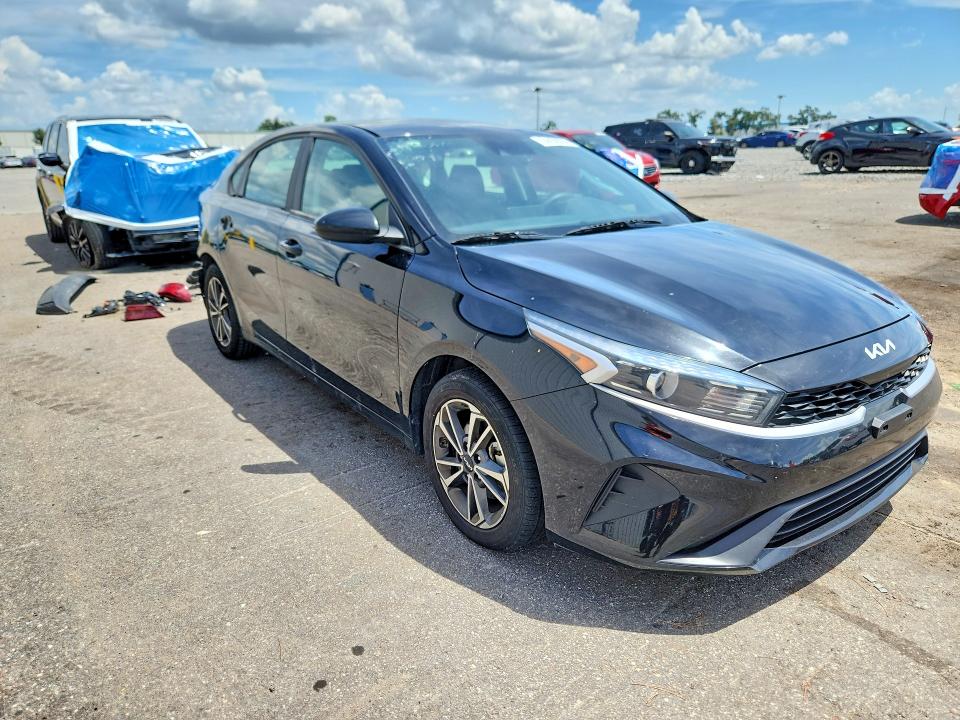 2022 Kia Forte მანქანა იყიდება აუქციონზე, vin: 3KPF24AD2NE482384, აუქციონის ნომერი: 64438256