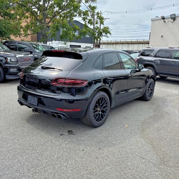63263356 :رقم المزاد ، WP1AG2A58HLB50534 vin ، 2017 Porsche Macan مزاد بيع