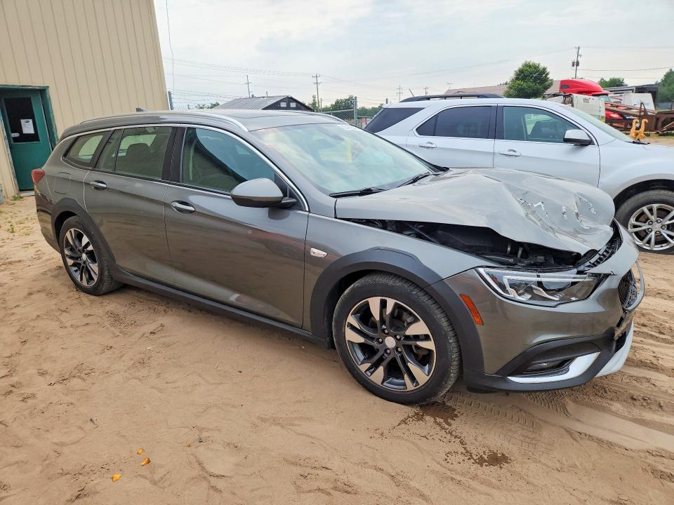 63480556 :رقم المزاد ، W04GV8SX3J1135164 vin ، 2018 Buick Regal Tourx مزاد بيع