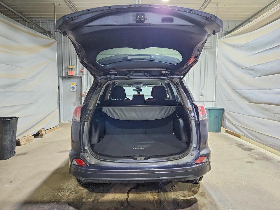 64187256 :رقم المزاد ، JTMBFREV6JJ244022 vin ، 2018 Toyota Rav4 مزاد بيع