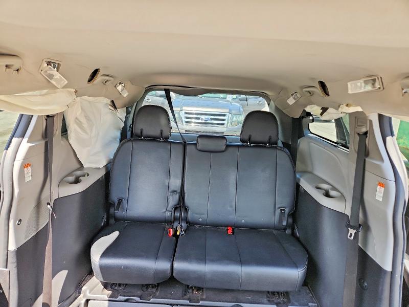 2015 Toyota Sienna მანქანა იყიდება აუქციონზე, vin: 5TDXK3DC0FS676369, აუქციონის ნომერი: 64746036