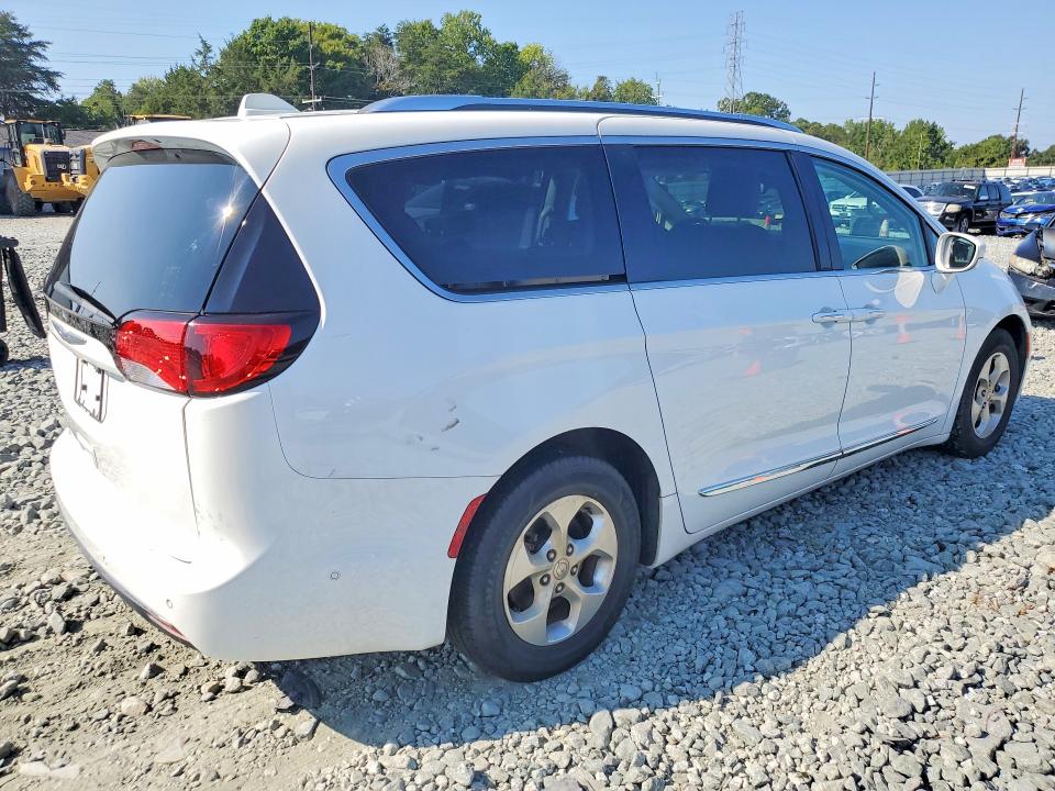 66479346 :رقم المزاد ، 2C4RC1EG3HR636021 vin ، 2017 Chrysler Pacifica مزاد بيع