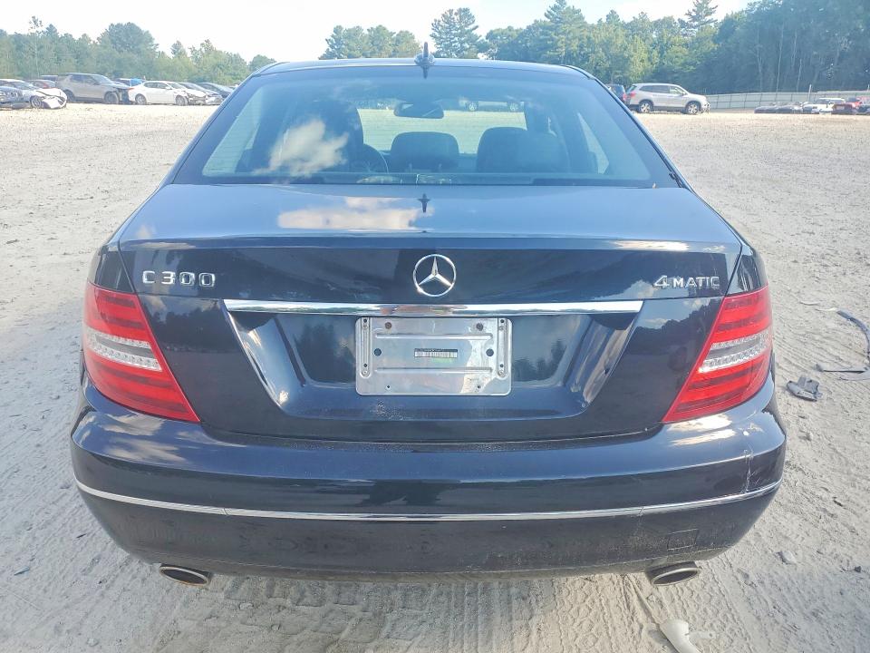 2013 Mercedes-benz C მანქანა იყიდება აუქციონზე, vin: WDDGF8AB4DR266415, აუქციონის ნომერი: 63988876