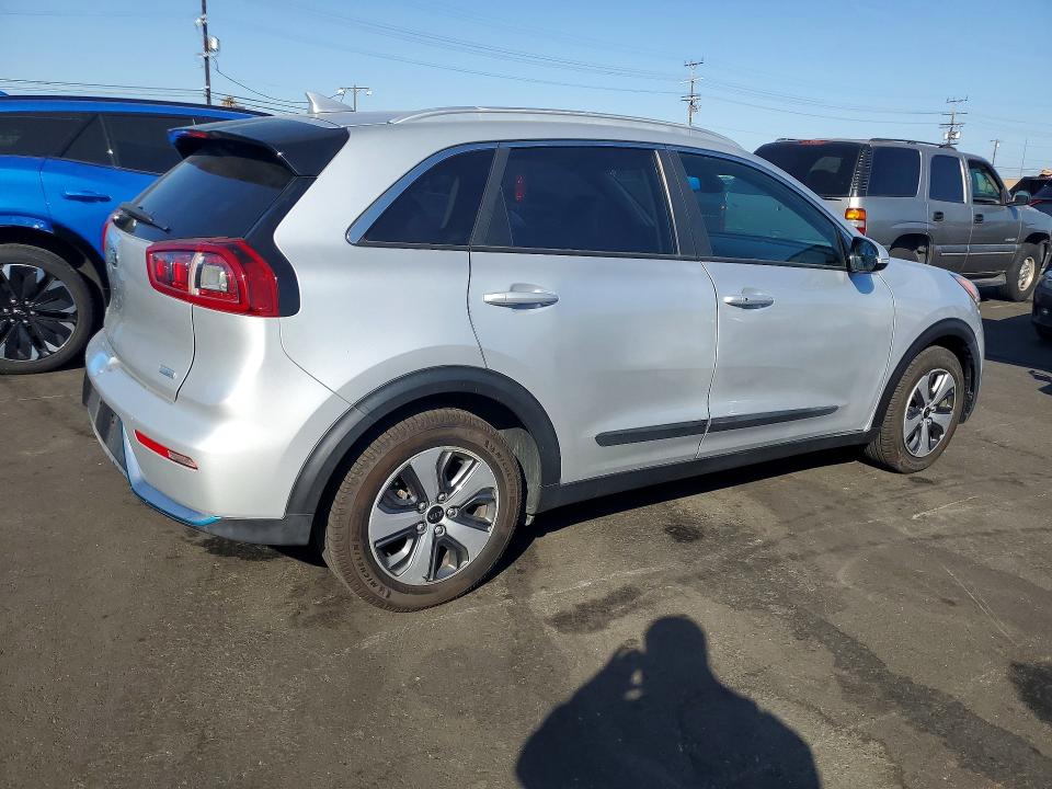 2019 Kia Niro მანქანა იყიდება აუქციონზე, vin: KNDCD3LD3K5332294, აუქციონის ნომერი: 64436496