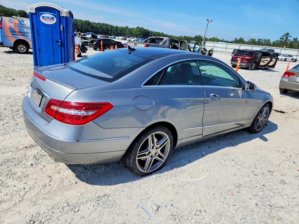 2011 Mercedes-benz E მანქანა იყიდება აუქციონზე, vin: WDDKJ5GB8BF090739, აუქციონის ნომერი: 65850196