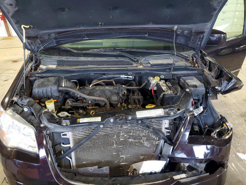 64123416 :رقم المزاد ، 2A4RR5D15AR240059 vin ، 2010 Chrysler Town & Country مزاد بيع