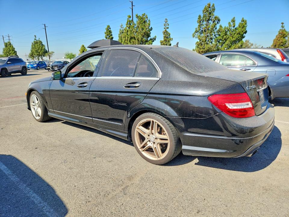 2013 Mercedes-benz C მანქანა იყიდება აუქციონზე, vin: WDDGF4HB3DR257896, აუქციონის ნომერი: 63434216
