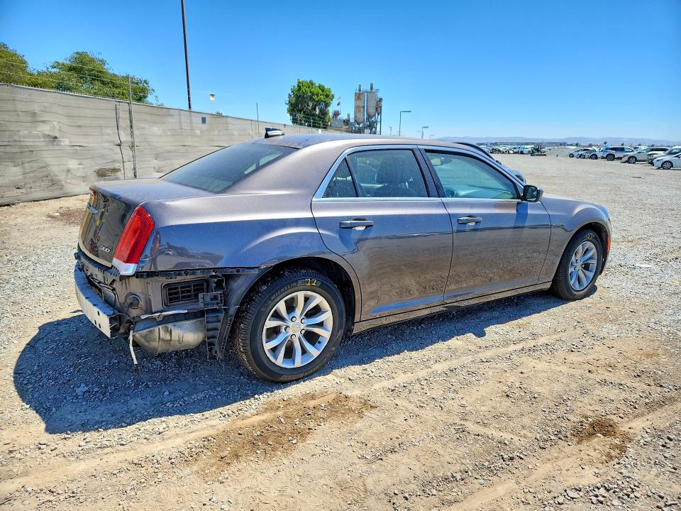 65482516 :رقم المزاد ، 2C3CCAAGXFH802747 vin ، 2015 Chrysler 300 مزاد بيع