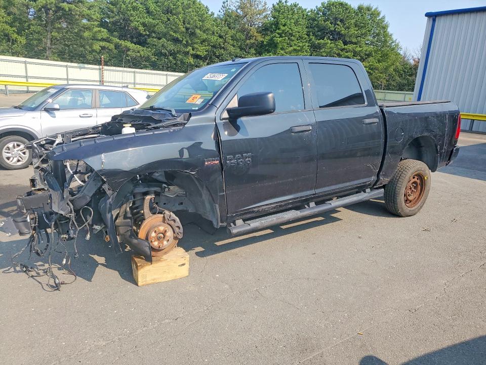 64975566 :رقم المزاد ، 3C6RR7KT8JG123689 vin ، 2018 Ram 1500 مزاد بيع