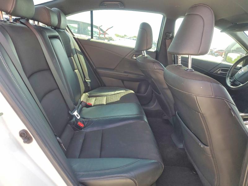 66021486 :رقم المزاد ، 1HGCR2F56HA136299 vin ، 2017 Honda Accord مزاد بيع