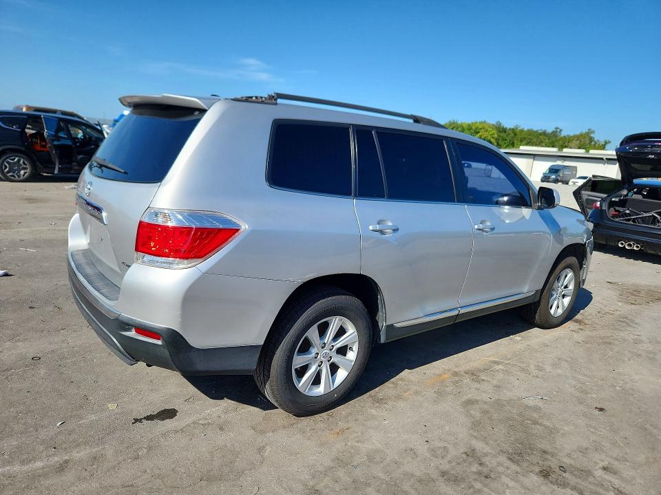 2012 Toyota Highlander მანქანა იყიდება აუქციონზე, vin: 5TDBK3EH3CS128656, აუქციონის ნომერი: 63172556
